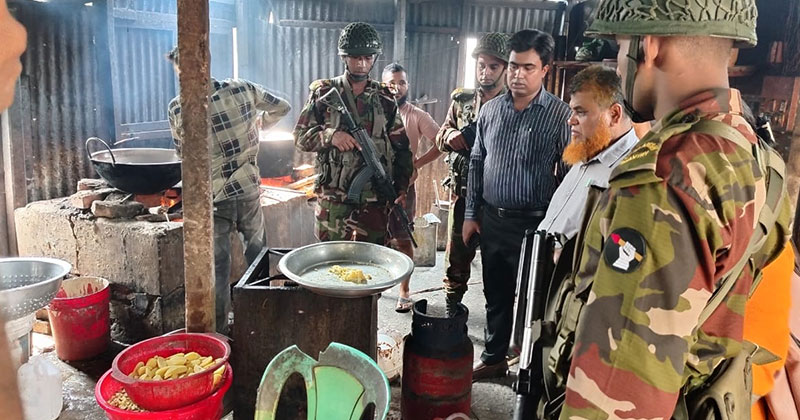 হাইমচরে ৩ খাবার তৈরি প্রতিষ্ঠান মালিকের জরিমানা 