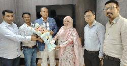 এ্যাবের নতুন নেতৃত্বকে নিলুফা ইয়াসমিন নিলুর ফুলেল শুভেচ্ছা