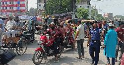 সিরাজগঞ্জে ট্রাফিক বিভাগের অচলাবস্থা, রাজস্ব হারাচ্ছে সরকার