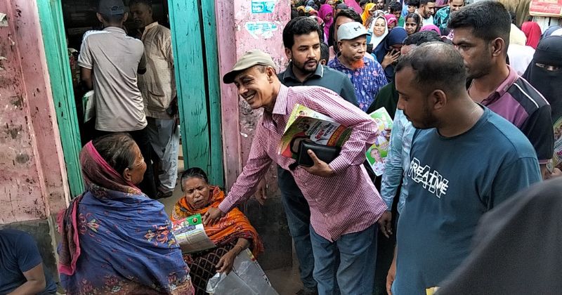 নাসিরনগরে তারেক রহমানের ৩১ দফা বাস্তবায়নের লক্ষ্যে লিফলেট বিতরণ