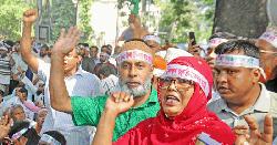 পেছাল শাহবাগ ব্লকেড কর্মসূচি, দাবিতে অনড় শিক্ষকরা