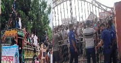 রৌমারীতে শিক্ষার্থীদের আটকের প্রতিবাদে জনতার ২৪ ঘণ্টার আল্টিমেটাম