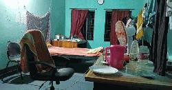 কলেজেই সংসার পেতে বসেছেন অধ্যক্ষ