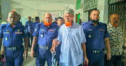পায়ে হেঁটে আদালতে এসে হুইল চেয়ারে এজলাসে ঢুকলেন আসামি, জামিন নামঞ্জুর