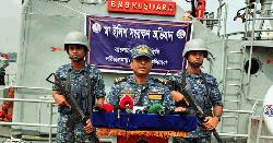 পিরোজপুরে নৌবাহিনীর মা ইলিশ সংরক্ষণ অভিযান