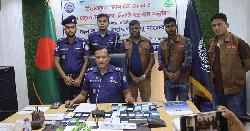 পিরোজপুরে হারানো ২৯টি মোবাইল ফোন ও টাকা উদ্ধার