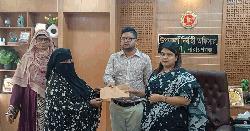 সোনারগাঁওয়ে অসহায় ও দুস্থদের মাঝে নগদ অর্থ বিতরণ 