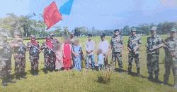 পঞ্চগড়ে পতাকা বৈঠকে শিশুসহ ৬ বাংলাদেশিকে হস্তান্তর করল বিএসএফ