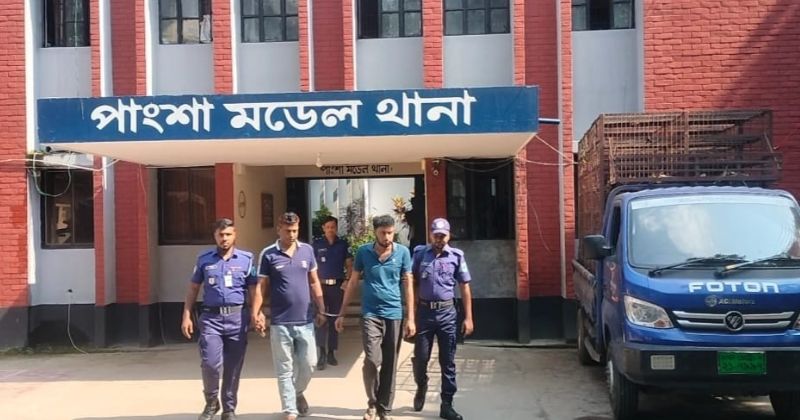 র্যাবের পোশাক পরে মুরগি বোঝাই কাভার্ডভ্যান ডাকাতি, গ্রেফতার ২