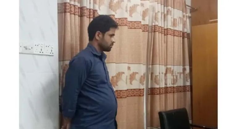 সরকারি ওষুধসহ যশোর জেনারেল হাসপাতালের স্বেচ্ছাসেবক আটক