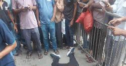 মেট্রোরেলের পিলারের বিয়ারিং প্যাড পড়ে পথচারীর মৃত্যু