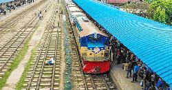 বনলতা এক্সপ্রেস থেকে পিস্তল ও বিস্ফোরক উদ্ধার