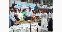 উল্লাপাড়ায় প্রান্তিক কৃষকদের মাঝে বীজ ও সার বিতরণ 