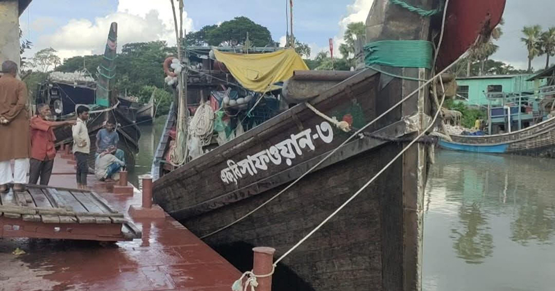 বঙ্গোপসাগরে ১ ট্রলারে ধরা পড়েছে ১৪০ মন ইলিশ মাছ