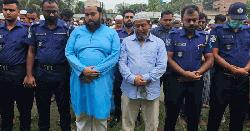 প্যারোলে মুক্তি পেয়ে স্ত্রীর জানাজায় অঝোরে কাঁদলেন যুবলীগ নেতা