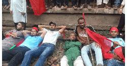 সিলেটে সংস্কারসহ ৮ দাবিতে রেলপথ অবরোধ