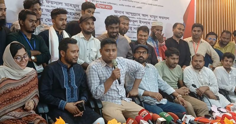 সরকার কোন ম্যান্ডেটে নির্বাচন দেবে তা আমি দেখতে চাই: হাসনাত