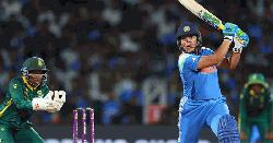 ফাইনালে দক্ষিণ আফ্রিকাকে ২৯৯ রানের লক্ষ্য ভারতের