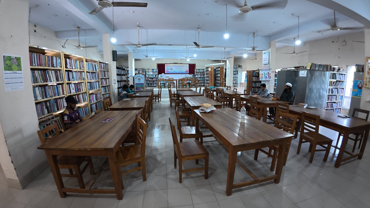 পাঠক সংকট ও নানা জটিলতায় ভুগছে পাবনা সরকারি গণগ্রন্থাগার