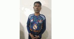 মোংলায় মাদক ব্যবসায়ীকে ধরে পুলিশে দিলেন যুব-সমাজ
