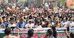 ৫ দফা দাবিতে উত্তাল পল্টন, বন্ধ যান চলাচল