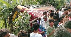 রাজৈরে মহাসড়কে বাস-পিকআপ সংঘর্ষ, আহত ২০