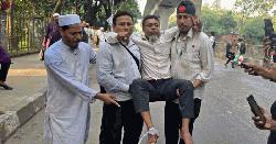 শাহবাগে শিক্ষক পদযাত্রায় পুলিশের বাধা, সাউন্ড গ্রেনেড নিক্ষেপ