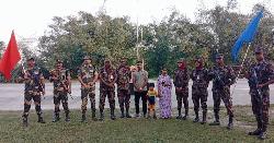 বাংলাবান্ধায় একই পরিবারের তিনজনকে হস্তান্তর বিএসএফের