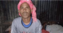 স্ত্রীর সাথে পরকীয়ার দায়ে বাবাকে কুপিয়ে হত্যা, ছেলে আটক