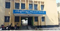 তেঁতুলিয়ায় অস্ত্র ঠেকিয়ে স্বর্ণালংকারসহ চার লাখ ছিনতাই