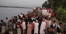 আনোয়ারায় বেড়িবাঁধের কাজে অনিয়ম, ঠিকাদারের দায় ইউপি সদস্যের ওপর