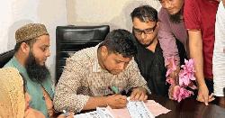 কুমিল্লা-৪ আসনে এনসিপির মনোনয়ন ফরম কিনলেন হাসনাত আব্দুল্লাহ