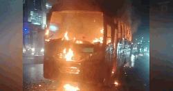 গাজীপুরে যাত্রীবাহী চলন্ত বাসে আগুন