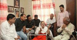 বেতার শিল্পী আফরোজা নিজামীর পাশে দাঁড়ালেন তারেক রহমান