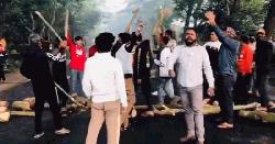 ঢাকা-খুলনা মহাসড়কে গাছ ফেলে নিষিদ্ধ ছাত্রলীগের সাময়িক বিক্ষোভ