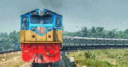 চলন্ত ট্রেনে পেট্রোল বোমা হামলা