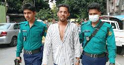 তিতুমীর কলেজে নিষিদ্ধ ছাত্রলীগ নেতাকে গণধোলাই দিয়ে পুলিশে সোপর্দ
