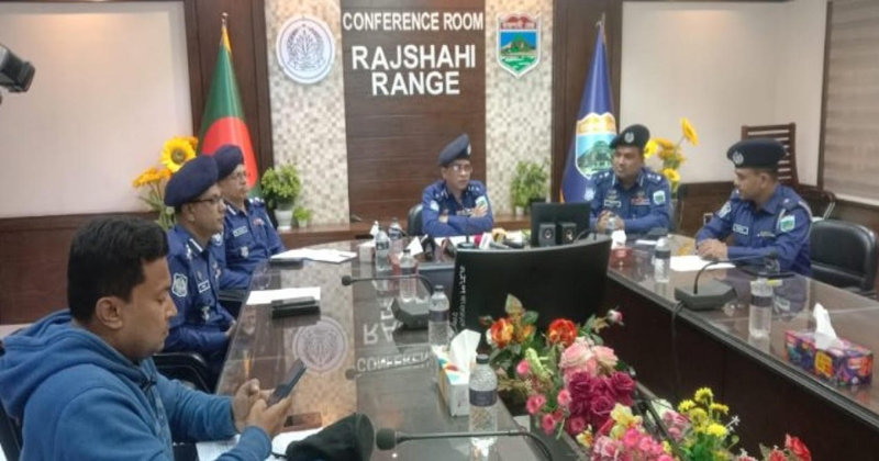 চাঁপাইনবাবগঞ্জ ও নওগাঁয় গ্রেপ্তার ৬৪, অস্ত্র–মাদক উদ্ধার