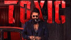 বক্স অফিসে ঝড়, মুক্তির প্রথম দিনেই শত কোটি ‘টক্সিক’-এর