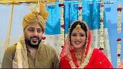 বাদশাহর সঙ্গে সম্পর্ক নিয়ে মুখ খুললেন ইশা রিখি