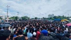 চার দফা দাবিতে ২৪ ঘণ্টার আলটিমেটাম, অবরোধ প্রত্যাহার শিক্ষার্থীদের