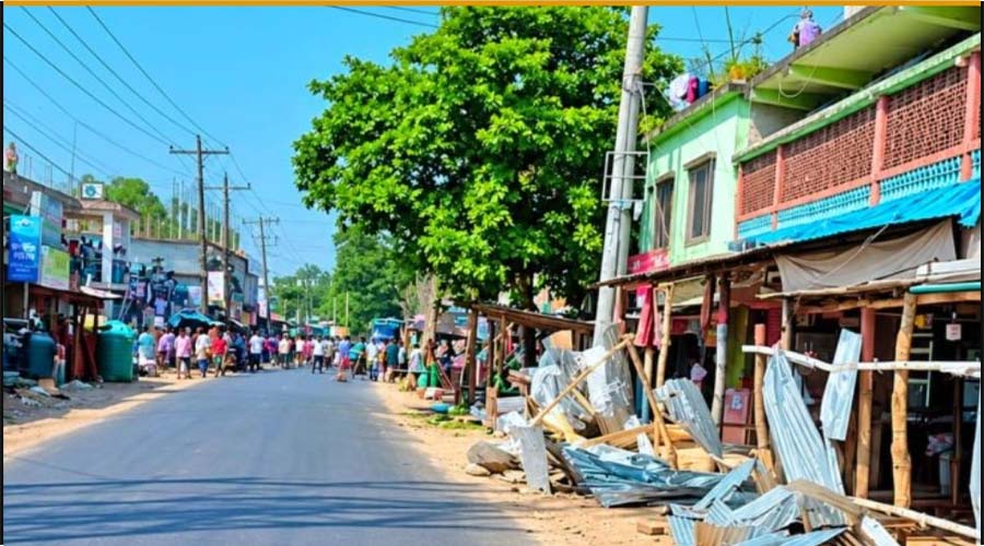 বাঁশখালীতে রাতের আঁধারে ছাত্রদল পরিচয়ে বীর মুক্তিযোদ্ধার মার্কেট দখল