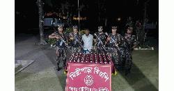 পঞ্চগড় সীমান্ত এলাকা থেকে নেশাজাতীয় সিরাপসহ একজনকে আটক করেছে বিজিবি