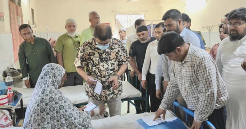 মুরাদনগর হাসপাতালে অনুপস্থিত ৫ চিকিৎসক, ব্যবস্থা নেওয়ার নির্দেশ